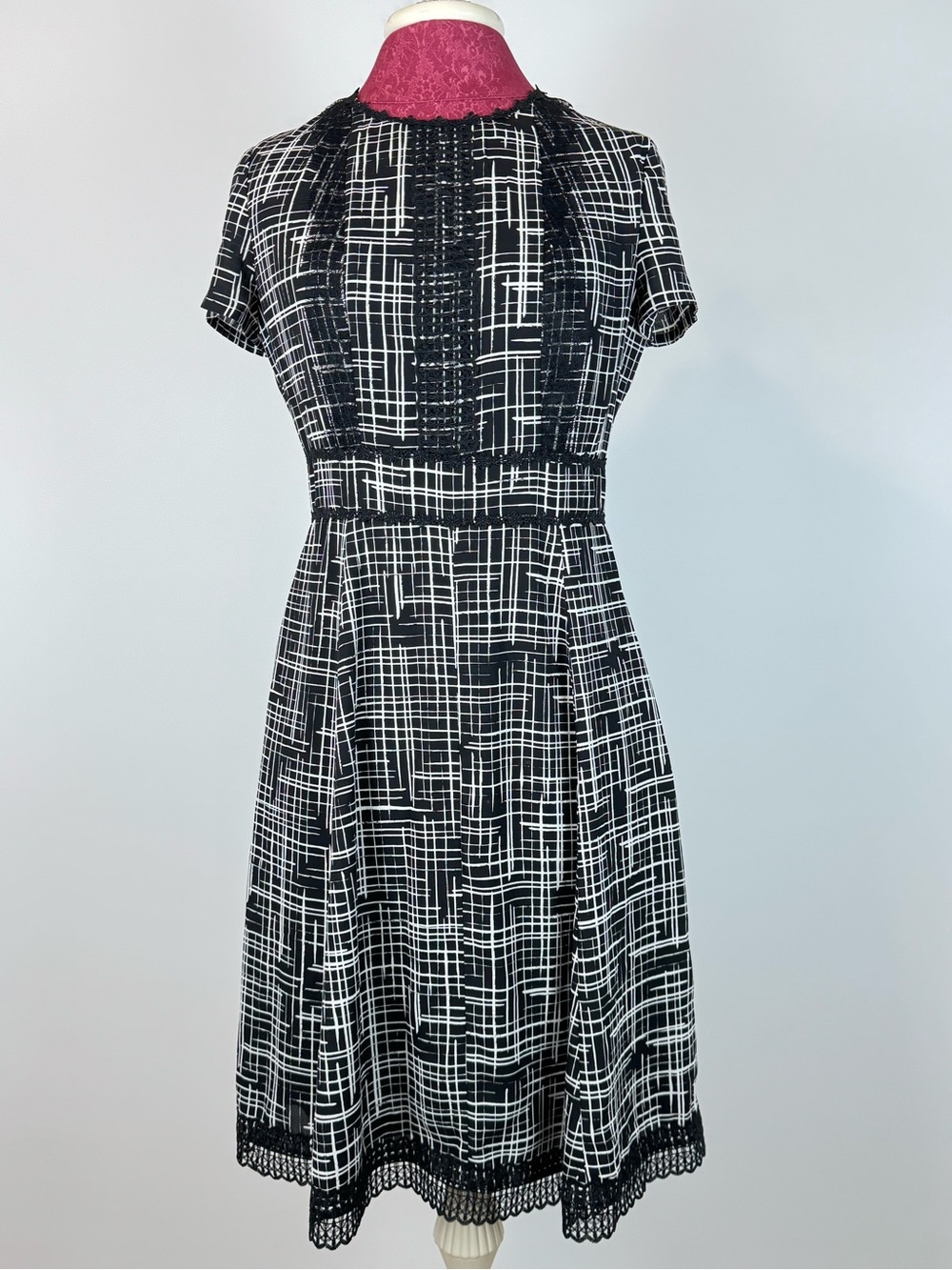 Karl Lagerfeld Paris Women's Size 6 Black & White Grid Print Fit-and-Flare Dress